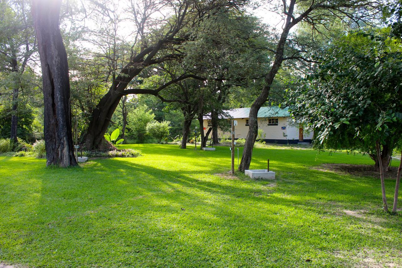 Caprivi Mutoya Lodge And Campsite カティマ・ムリロ エクステリア 写真